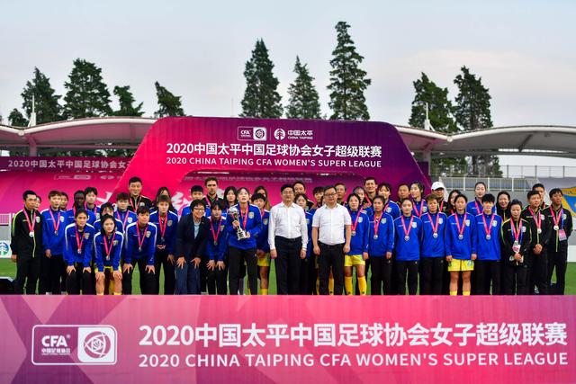 同曦外援空中伸脚踹赵继伟！裁判吹罚违体犯规